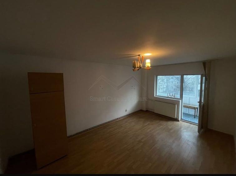 Apartament 3 camere dacia etajul 2