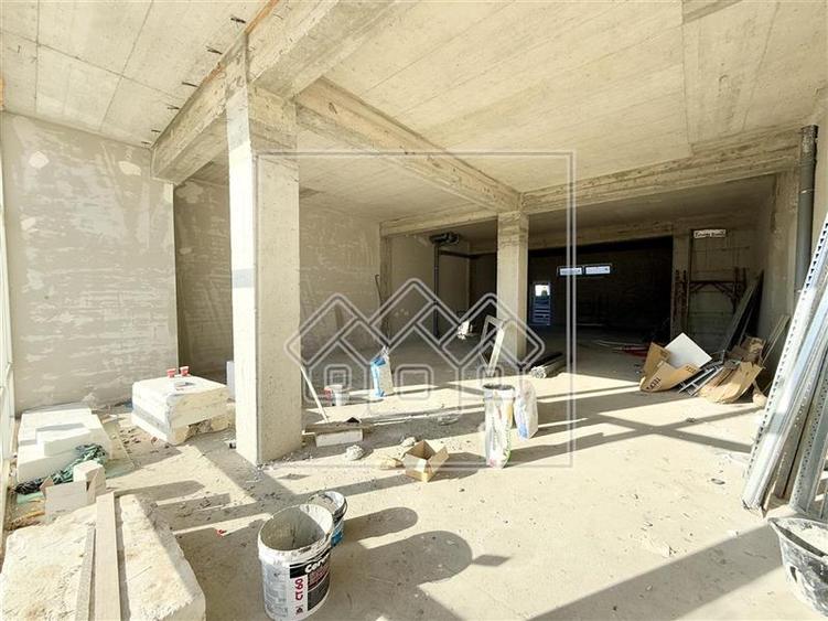 Spatiu comercial in Selimbar -120 mp-vitrina stradala,terasa-4 parcari