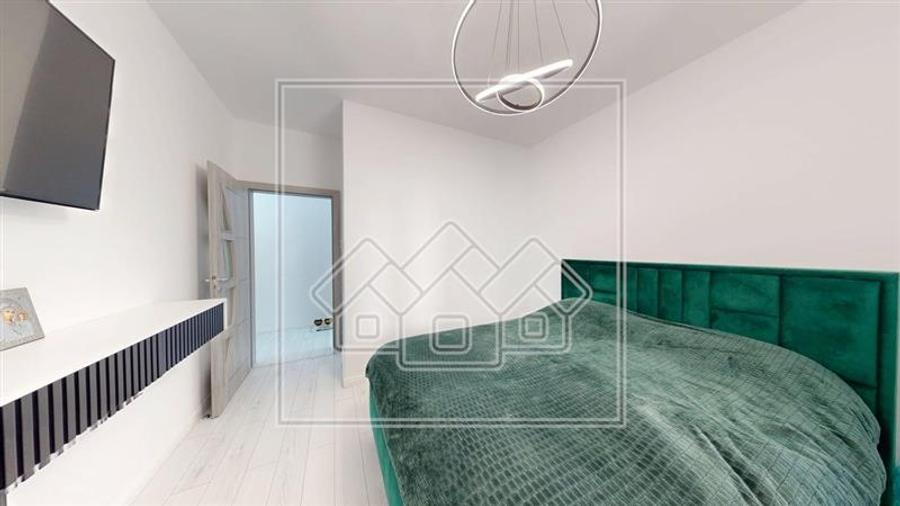 Ap cu 3 camere, balcon, 2 locuri de parcare, mobilat modern