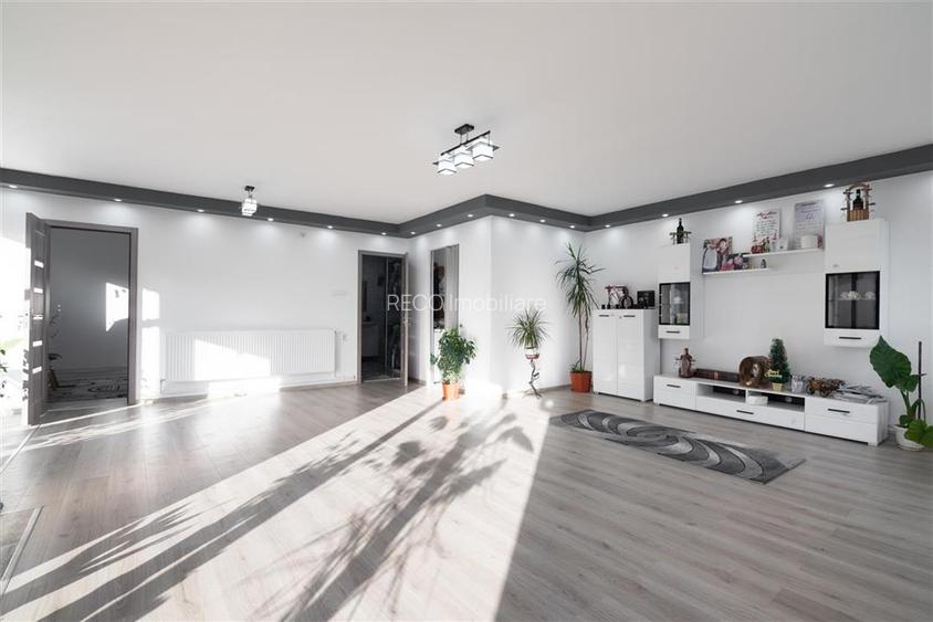 RECO, Doua case, una noua iar cealaltă renovată complet, Zona Tarcea, - 12