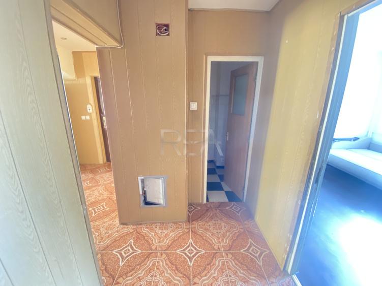 3 camere- Decomandat- Bloc Anvelopat- Trafic Greu/Parcul Carol