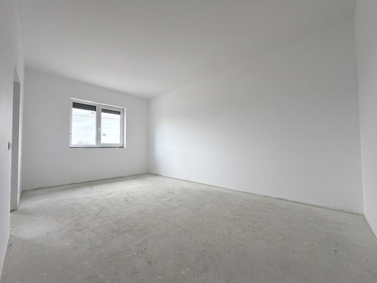 Duplex 4 camere, 96 mp utili, 16 mp terasa, 370 mp teren - Sag