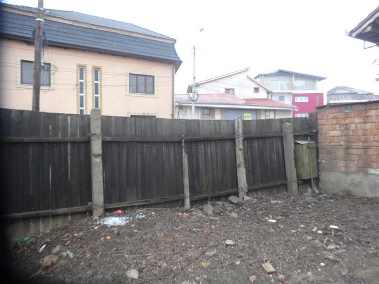 Loc de casa zona Parneava - Intim