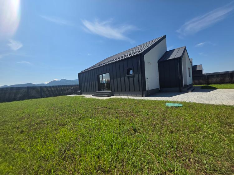 Vand casa noua pe parter in Izvor Tarlungeni, 500 mp teren si finisaje premium