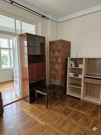 Vânzare teren patrat 400 mp. cu casa batraneasca