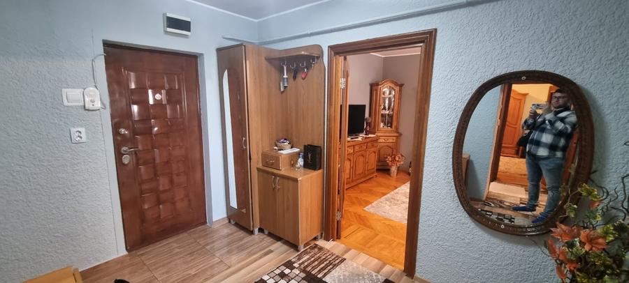 Apartament 3 camere zona centrala