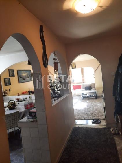 Apartament 3 camere, decomandat, parter