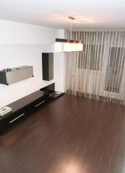 Proprietar – inchiriez Ap 3 Cam Spațios, Modern la 3 min. Metrou Dristor