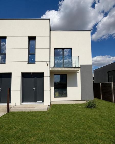 Duplex patru camere Dumbrăvița