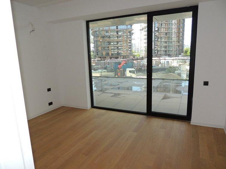 Spatiu comercial/ birouri, cu terasa generoasa, de inchiriat!
