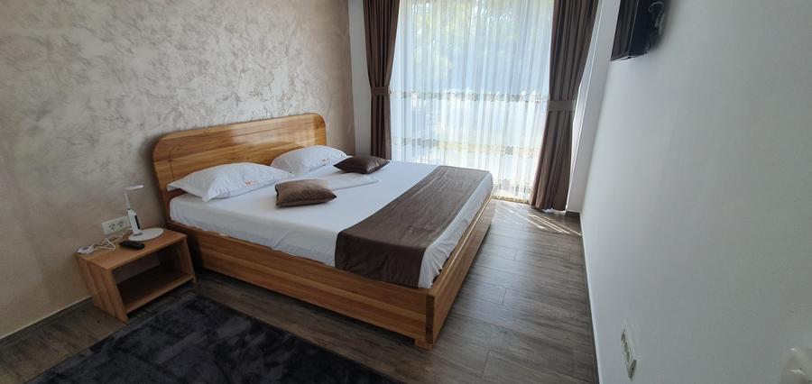 Mamaia , 2 camere lux , parcare inclusa