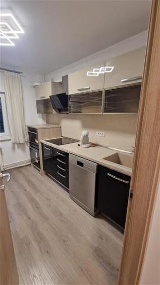 Bd Unirii, 3 camere dec, 2 bai, centrala, parcare