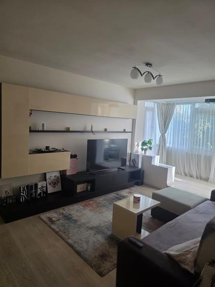 Titan inchiriere ap 3 camere 3min metrou Titan cu loc de parcare
