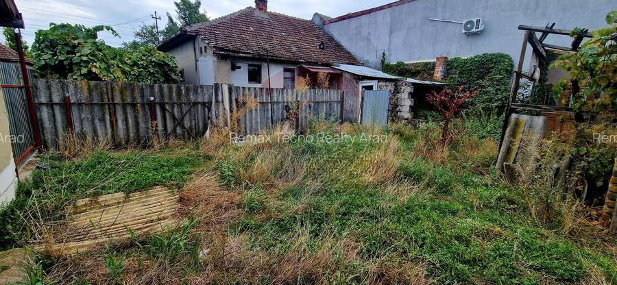 Casă cu teren generos de 750mp intr-o zona excelenta din Chisineu Cris - 17