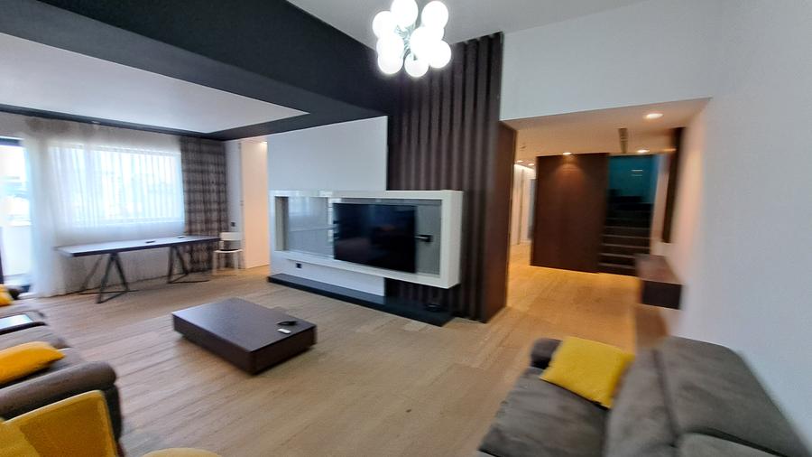 APARTAMENT 4 CAMERE CU SCARA INTERIOARA TIP LOFT -ULTRA LUX