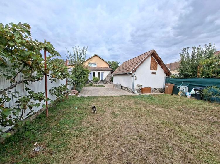 Casa cu etaj 113 mp utili curte libera 350mp garaj cu pod Gusterita