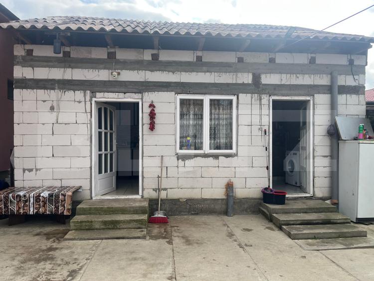 Casa de vanzare, 397 mp teren, zona Romanesti