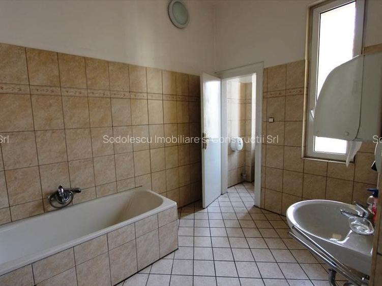 Vila spatioasa pentru birouri in zona centrala - 12