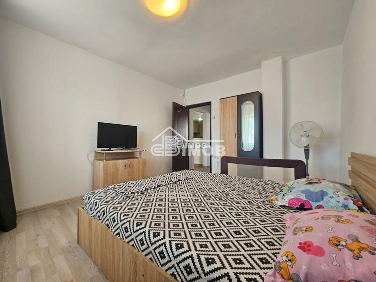 Apartament 3 camere decomandat, 64 mp, mobilat/utilat – Micro 11, lâng