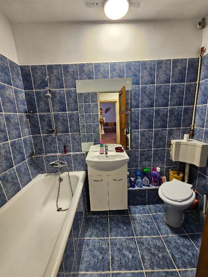 Închiriez apartament 2 camere , decomandat ,