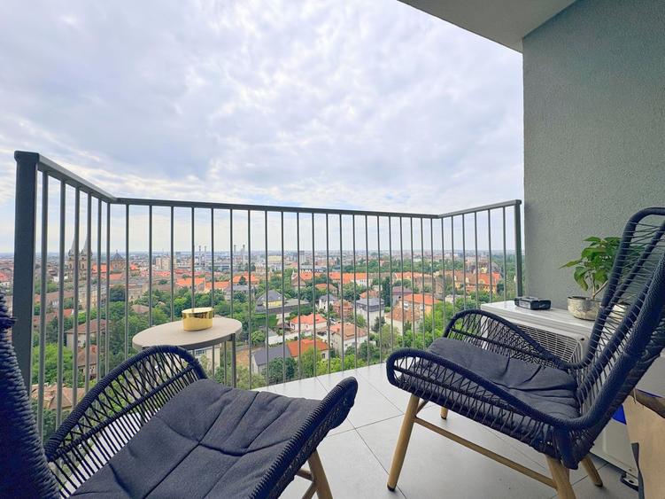 Apartament modern, luminos, cu vedere panoramică superbă asupra orașului