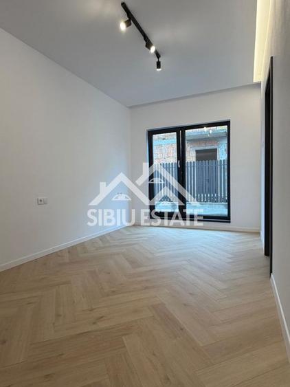 Apartament exclusivist 4 camere, intabulat, 115 mp , Grădină 200 mp ,