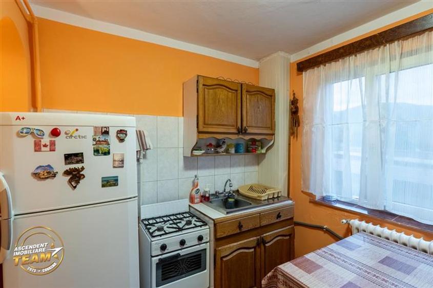 FILM! Apartament mobilat, cu 2 camere, etaj 1, central dar linistit, Covasna