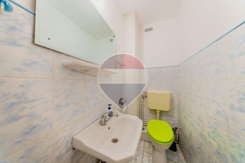 Apartament cu 3 camere, in zona Boul Rosu