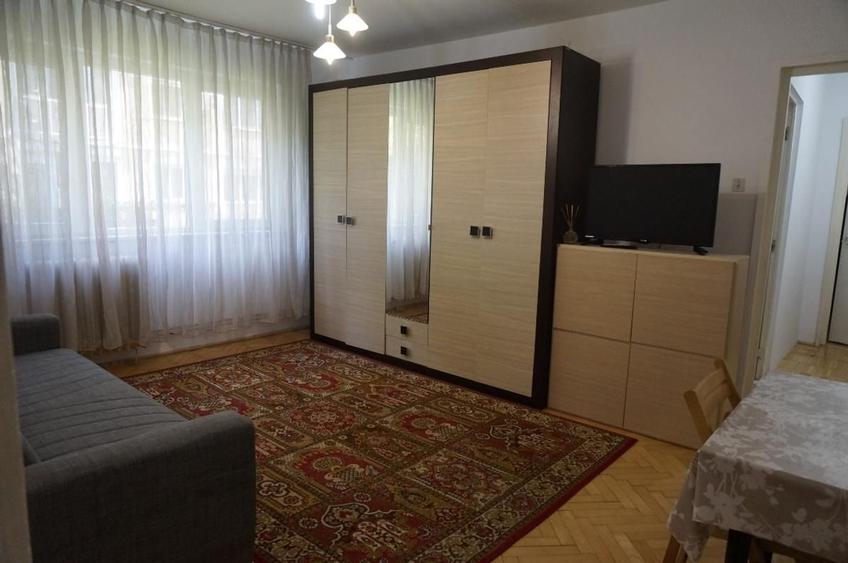 Langa Spitalul Judetean. Centrala termica proprie. Mobilat si utilat.
