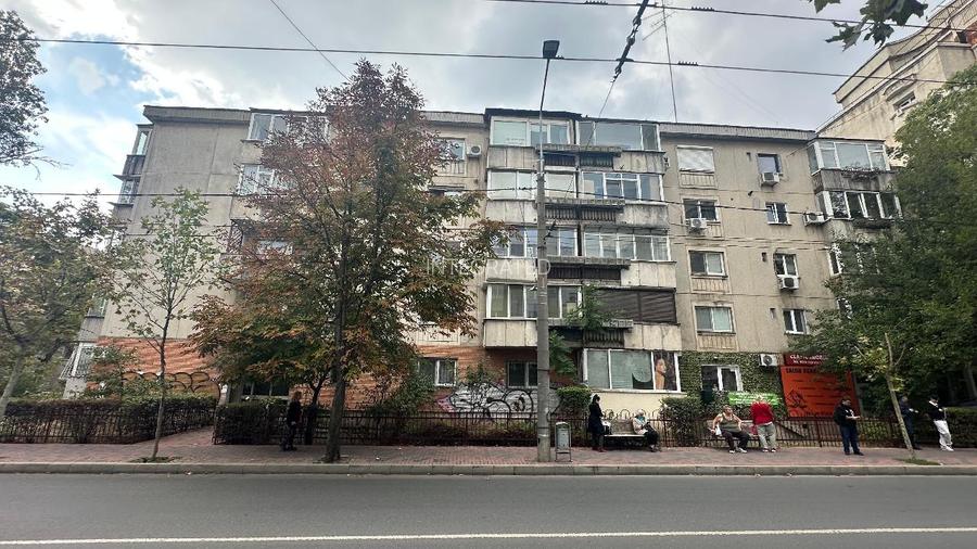 BD.DECEBAL - CENTRAL, Apartament cu 3 camere decomandate - 90 mp- etaj 4/4, - 3
