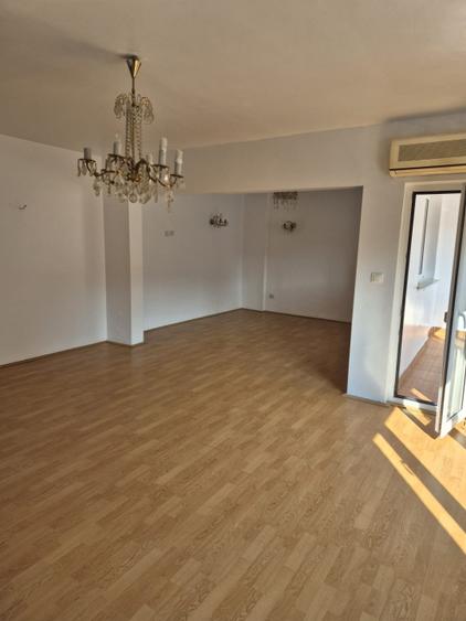 Apartament-de vanzare-4 camere-decomandat-zona Lujerului