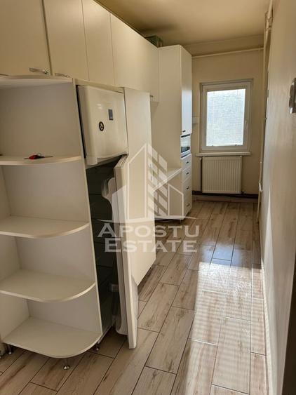 Apartament la etaj intermediar, centrala proprie, Mircea cel Batran