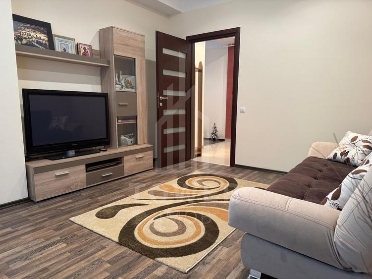 Apartament de închiriat 3 camere, 100 m², decomandat, zona Ștrand
