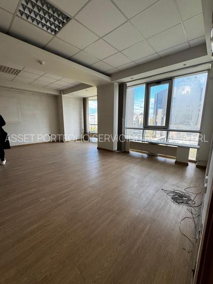 De vanzare CLADIRE CORPORATE – FOST SEDIU BANCAR - BRASOV - 25