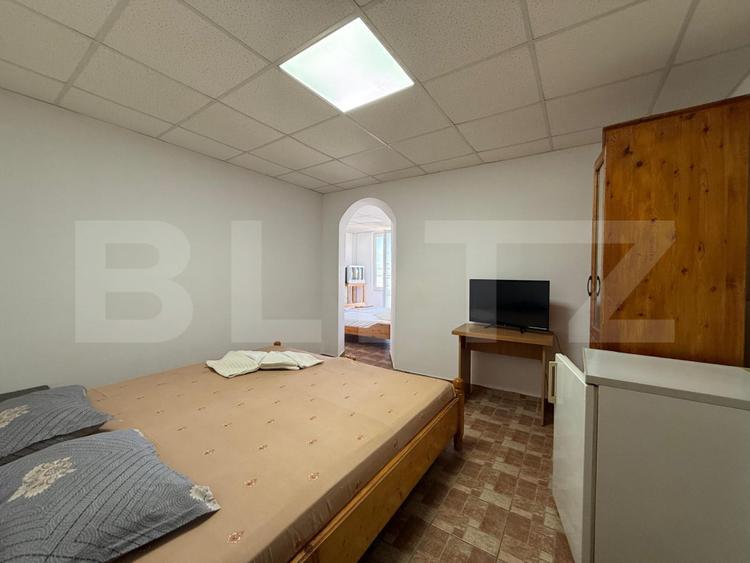 Hotel de închiriat, 12 camere, zona Peugeot
