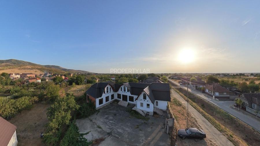 Casă 465 mp  cu posibilități multiple în Covăsânț - 12