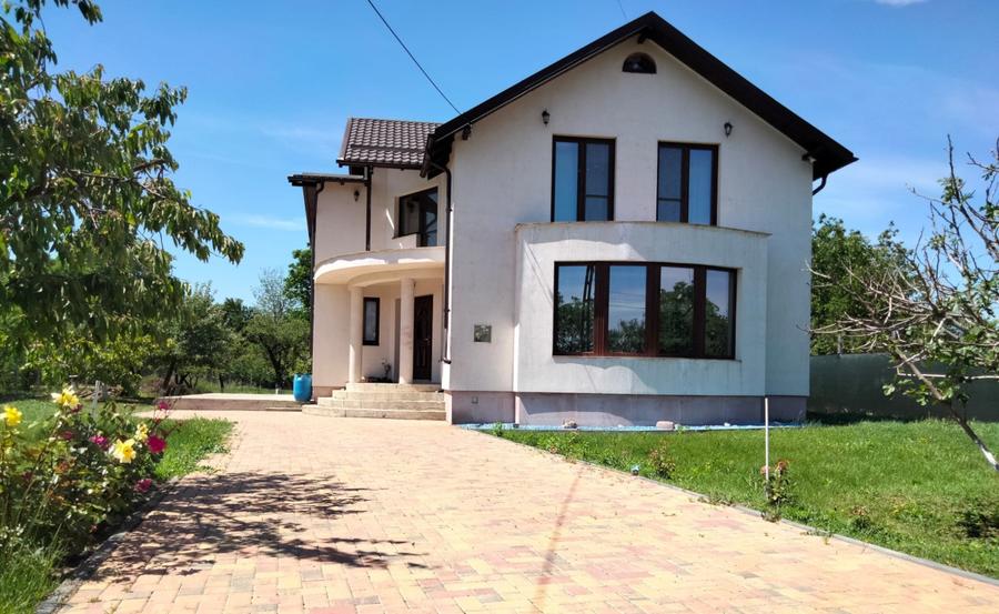 Vila cu teren 2.200 mp, sat Tăriceni-comuna Șirna