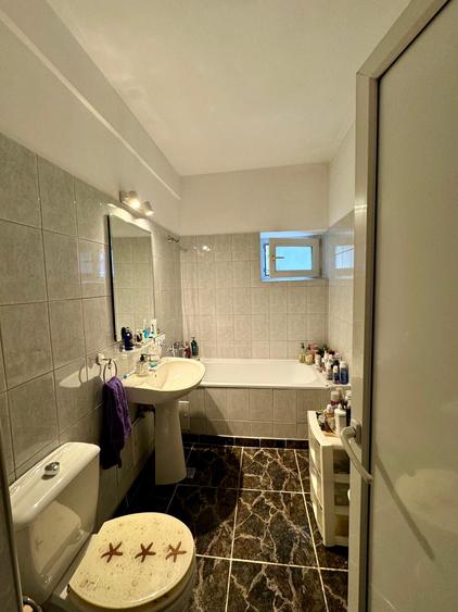 Vanzare apartament 4 camere