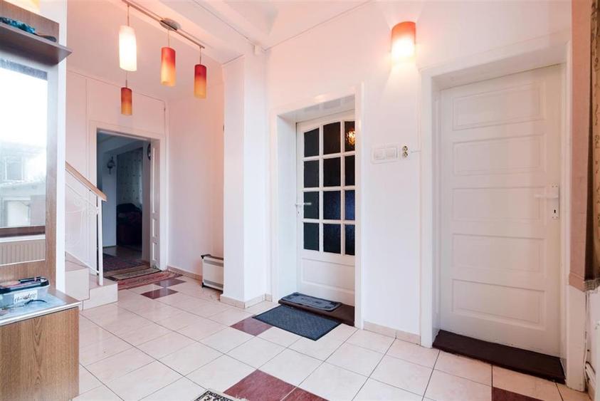 RECO Casa cu 4 camere la 5 minute de centru (Olosig) -Oradea-curte si acces aut