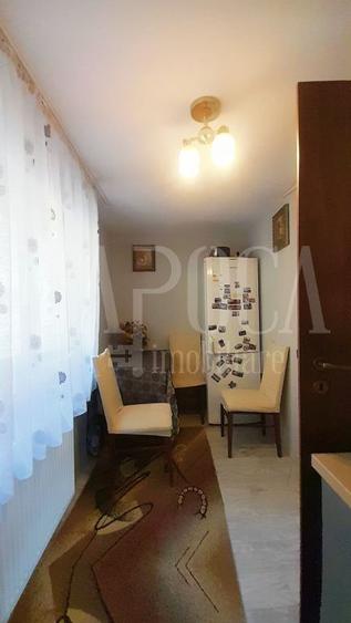 Casa 6 camere de vanzare in Floresti