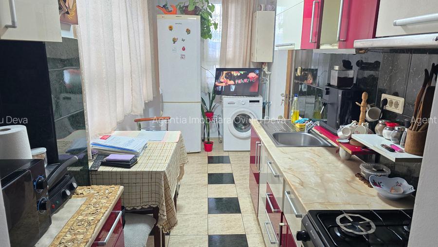 Vand apartament 3 camere in Deva, zona Minerului, etaj 3, bloc de 4 etaje - 8