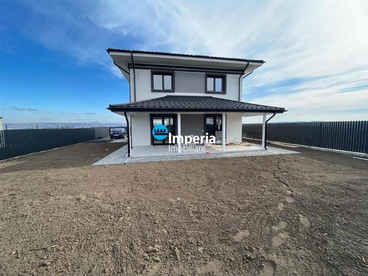 Vila 4 camere, Miroslava, Notariat, asfalt, beci, zona excelenta