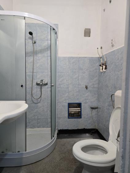 Garsoniera Savinesti spatioasa in zona curată
