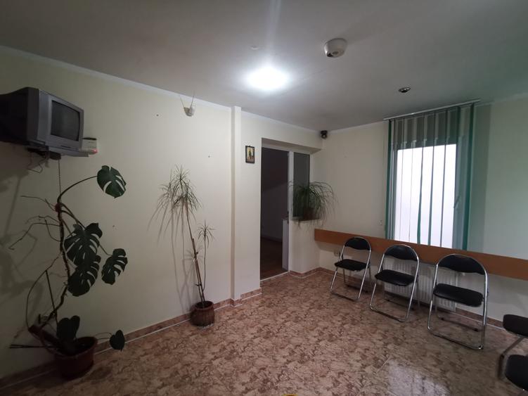 Spatiu comercial pretabil cabinet zona Unirii