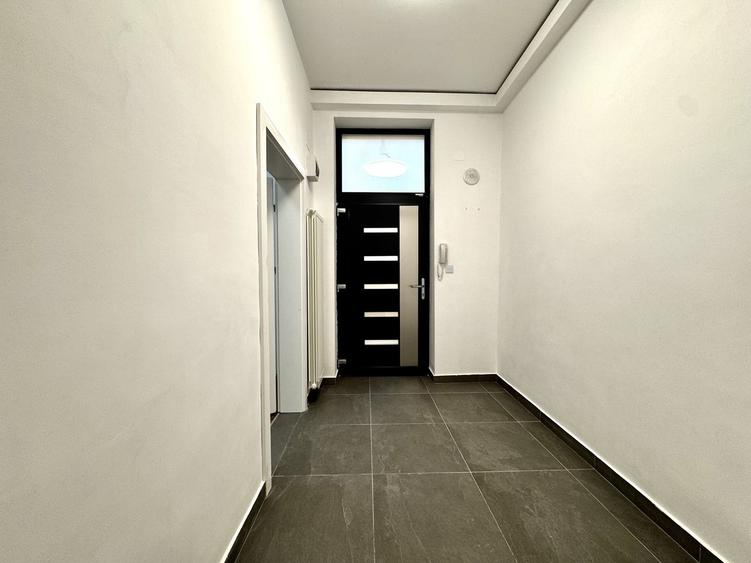 Spațiu birouri - renovat integral, etaj 1, in Piața Unirii
