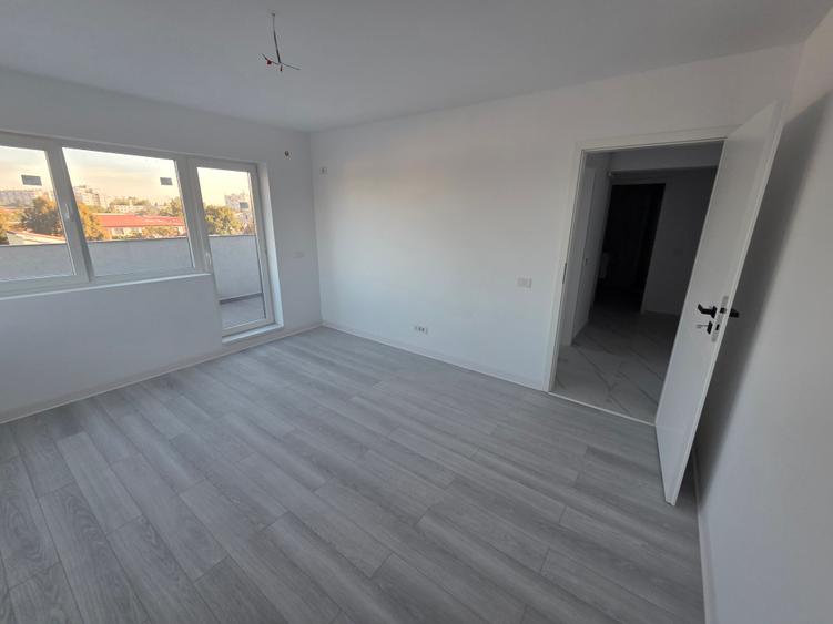 Garsoniera decomandata gata de mutare , disponibila. la cheie