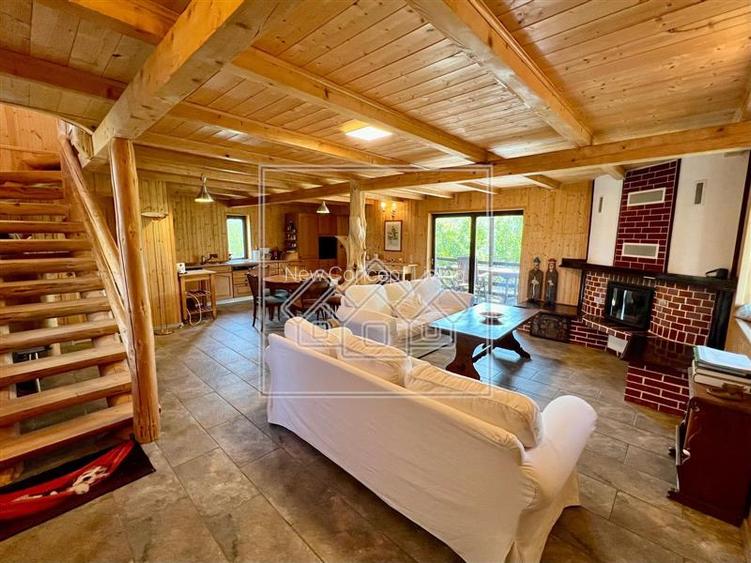 Casa de vanzare - Teren 2600 mp, 4 camere - Tocile
