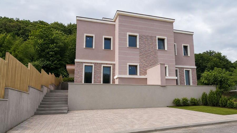 Duplex semifinisat, zona Vivo