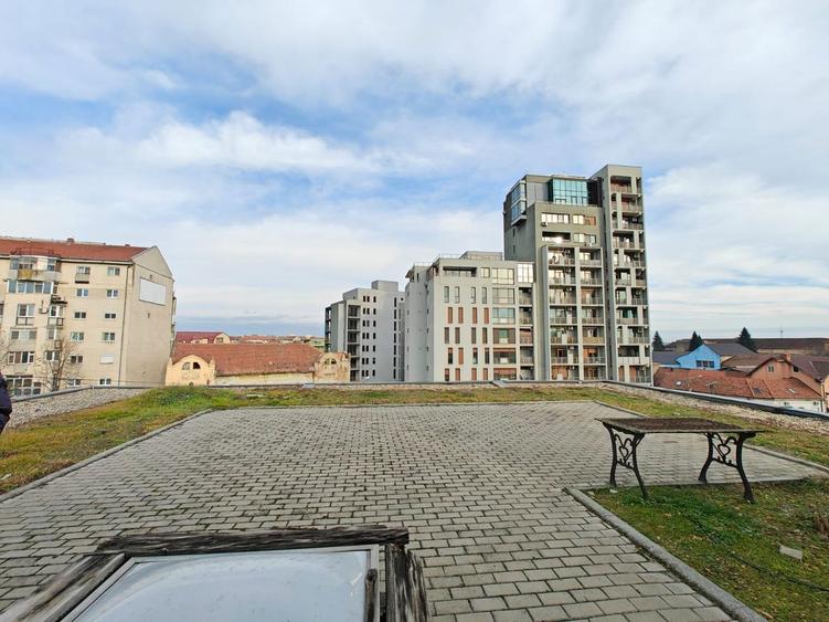 Cladire mixta de birouri si spatii comerciale - Comision 0%