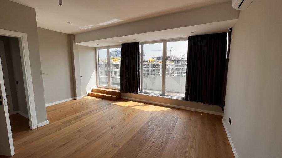 REA1015956 Apartament spatios cu 3 terase